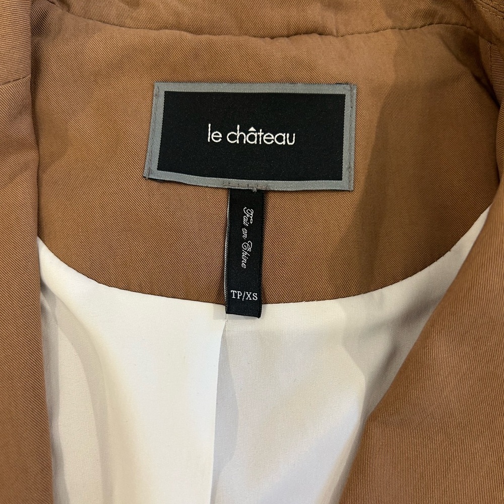 le château Brown and White Women's Blazer